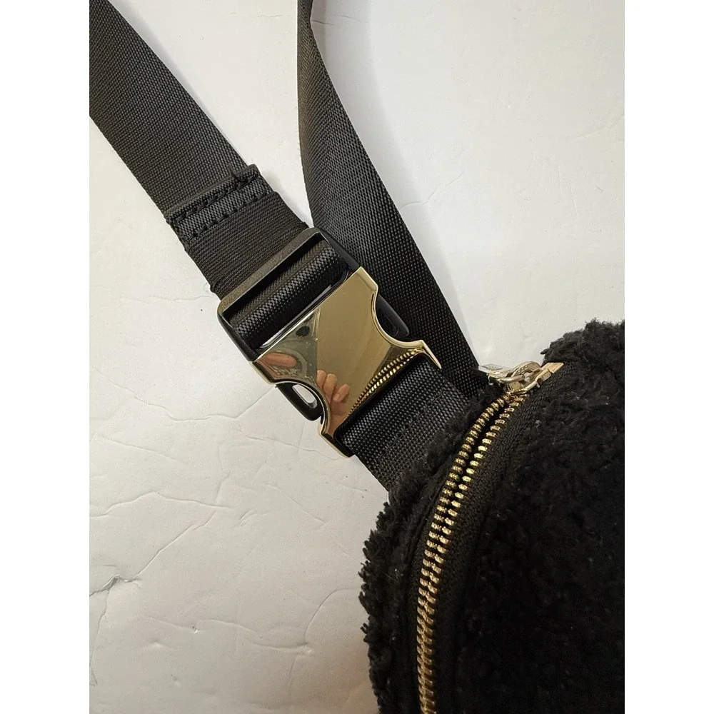 Lululemon Everywhere Belt Bag Black Fuzzy Fleece Crossbody Utility Y2K Goth Emo